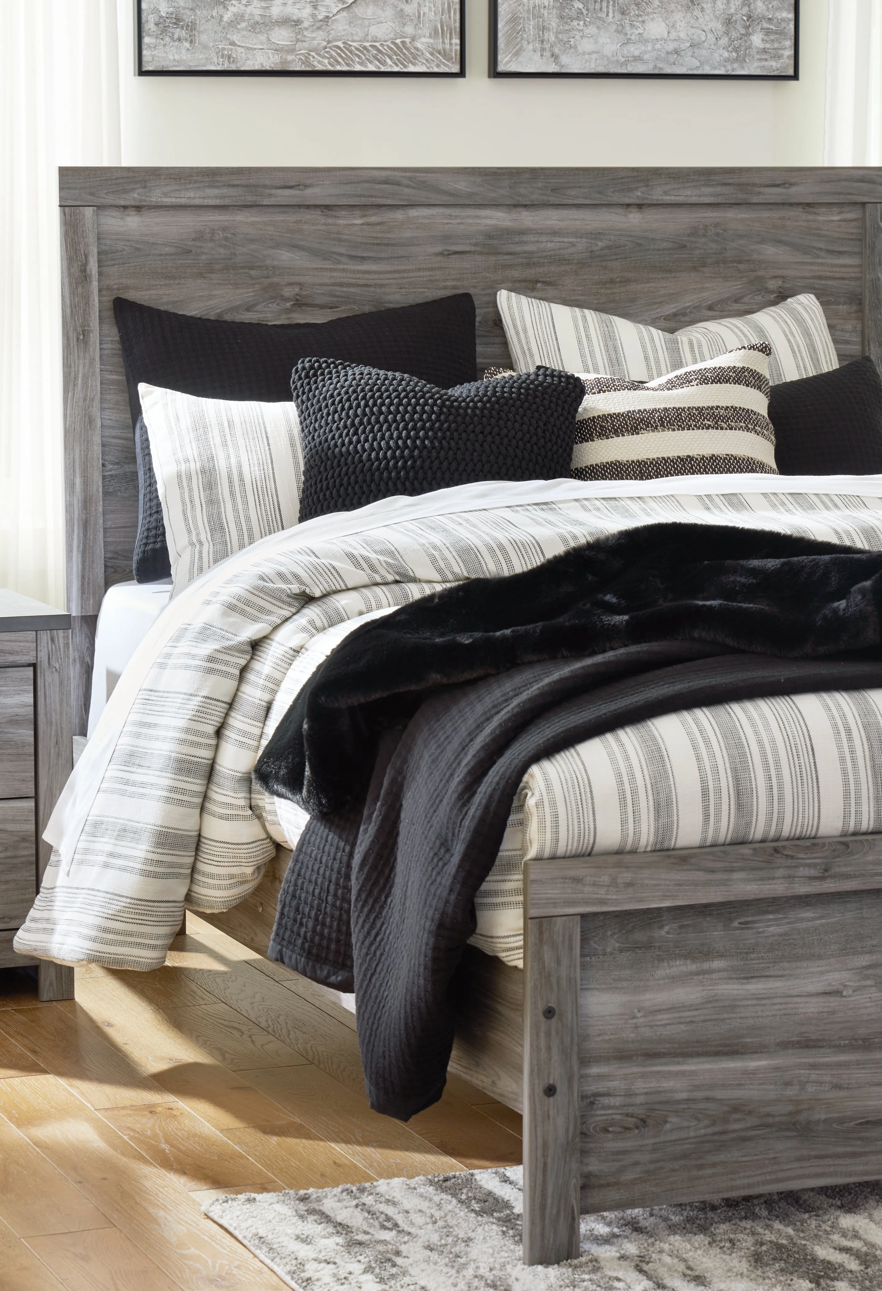 Bronyan King Panel Bed with Dresser in Dark Gray