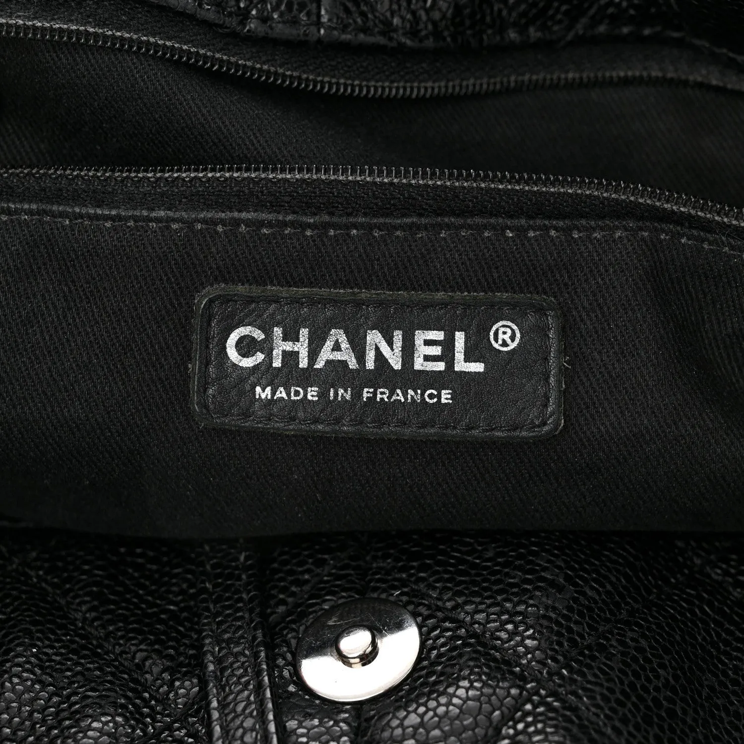 Chanel Caviar Natural Beauty Black