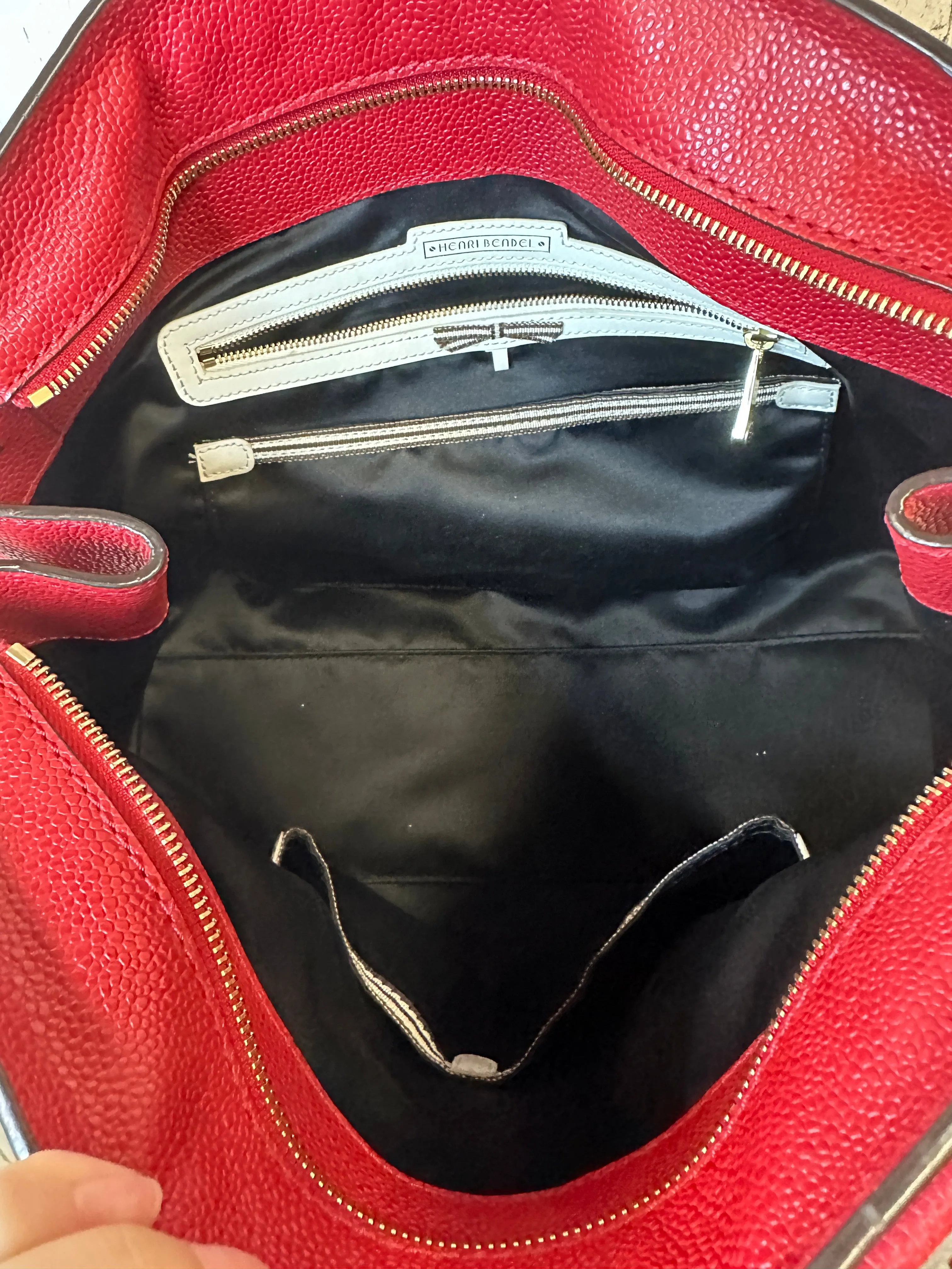 Handbag Designer By Henri Bendel  Size: Large