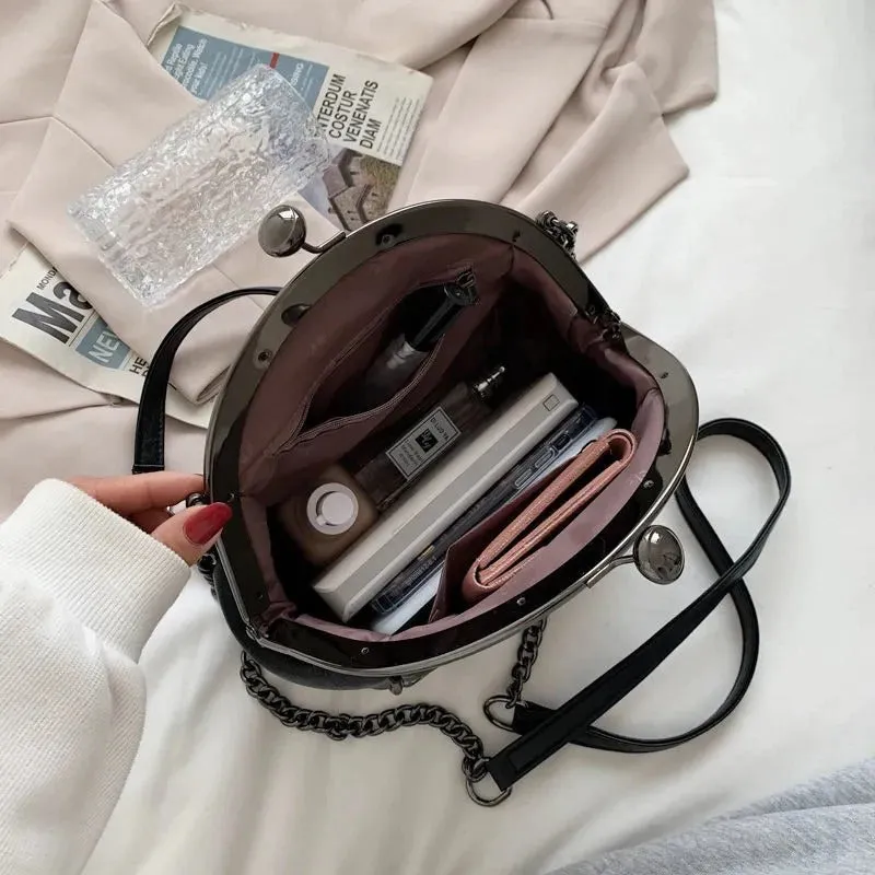 Shell Shape Shoulder Crossbody Handbags with Chain Strap