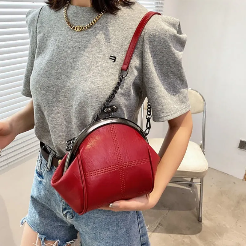 Shell Shape Shoulder Crossbody Handbags with Chain Strap