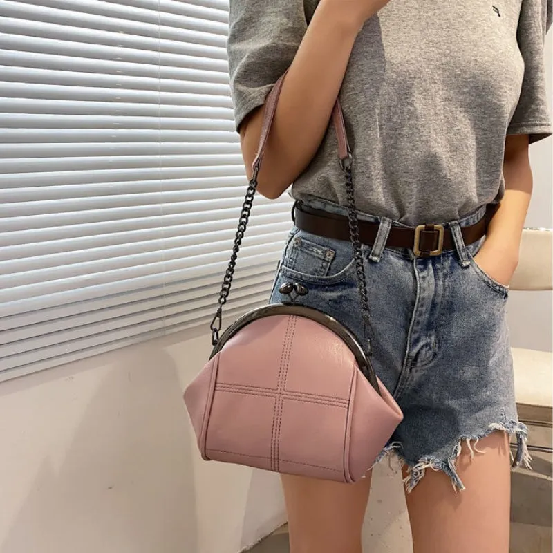 Shell Shape Shoulder Crossbody Handbags with Chain Strap