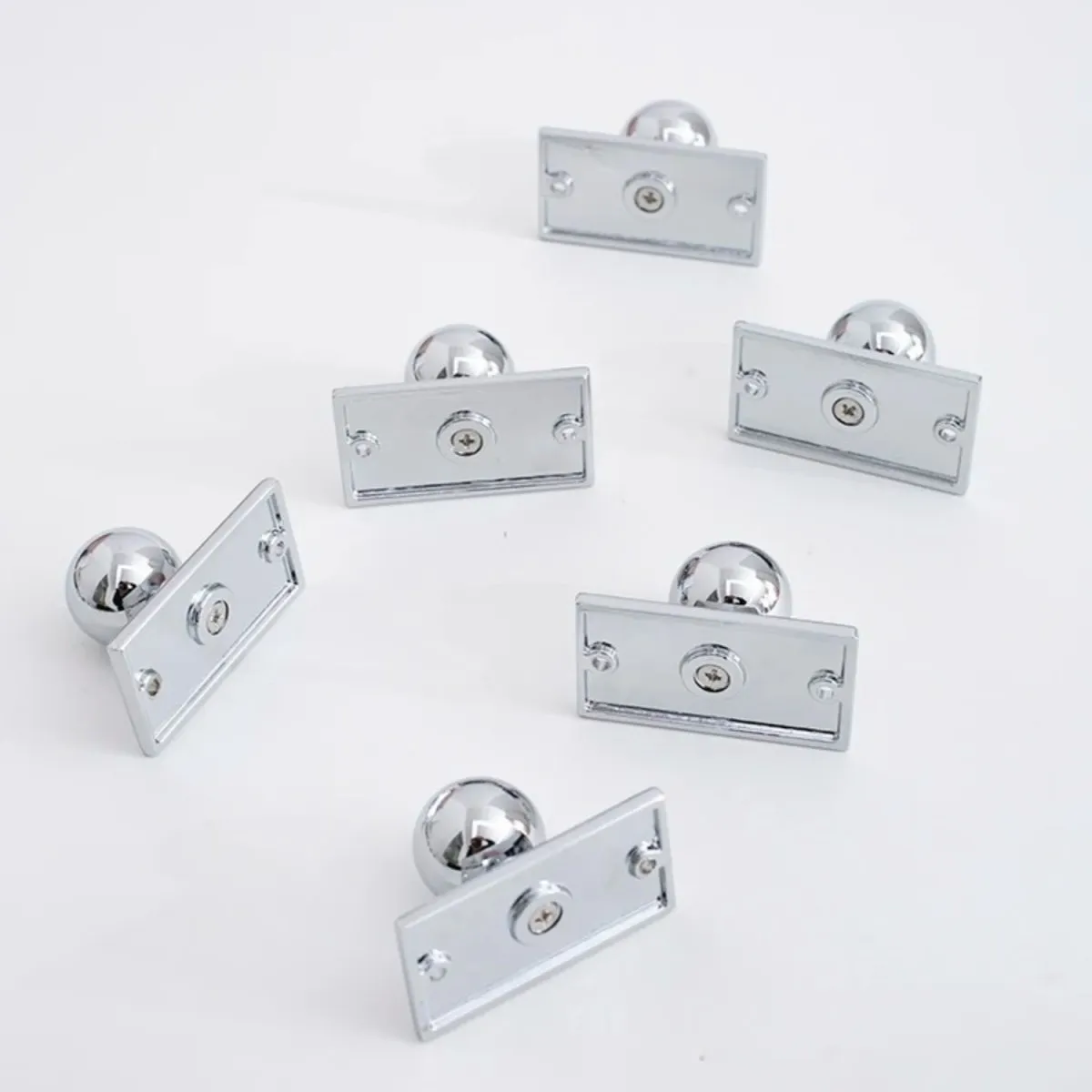 Sipak Knob